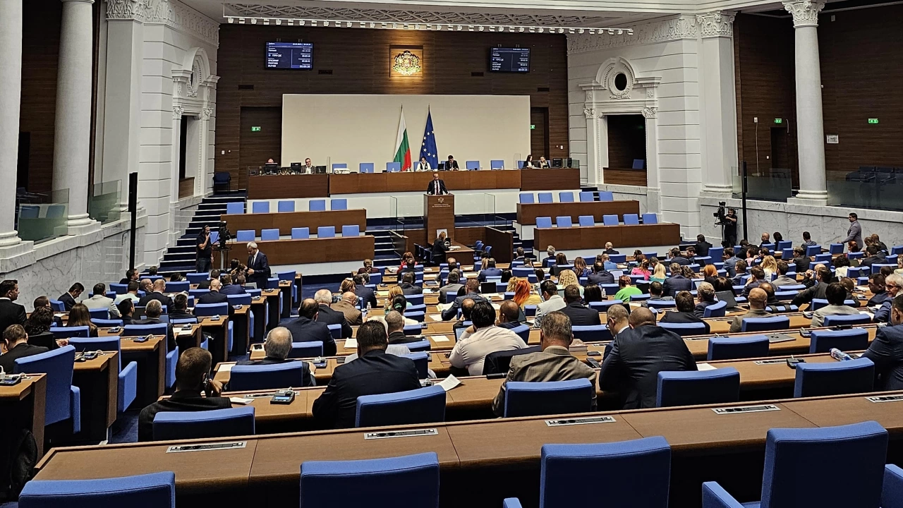 Депутатите приеха на първо четене промени в Закона за професионалното