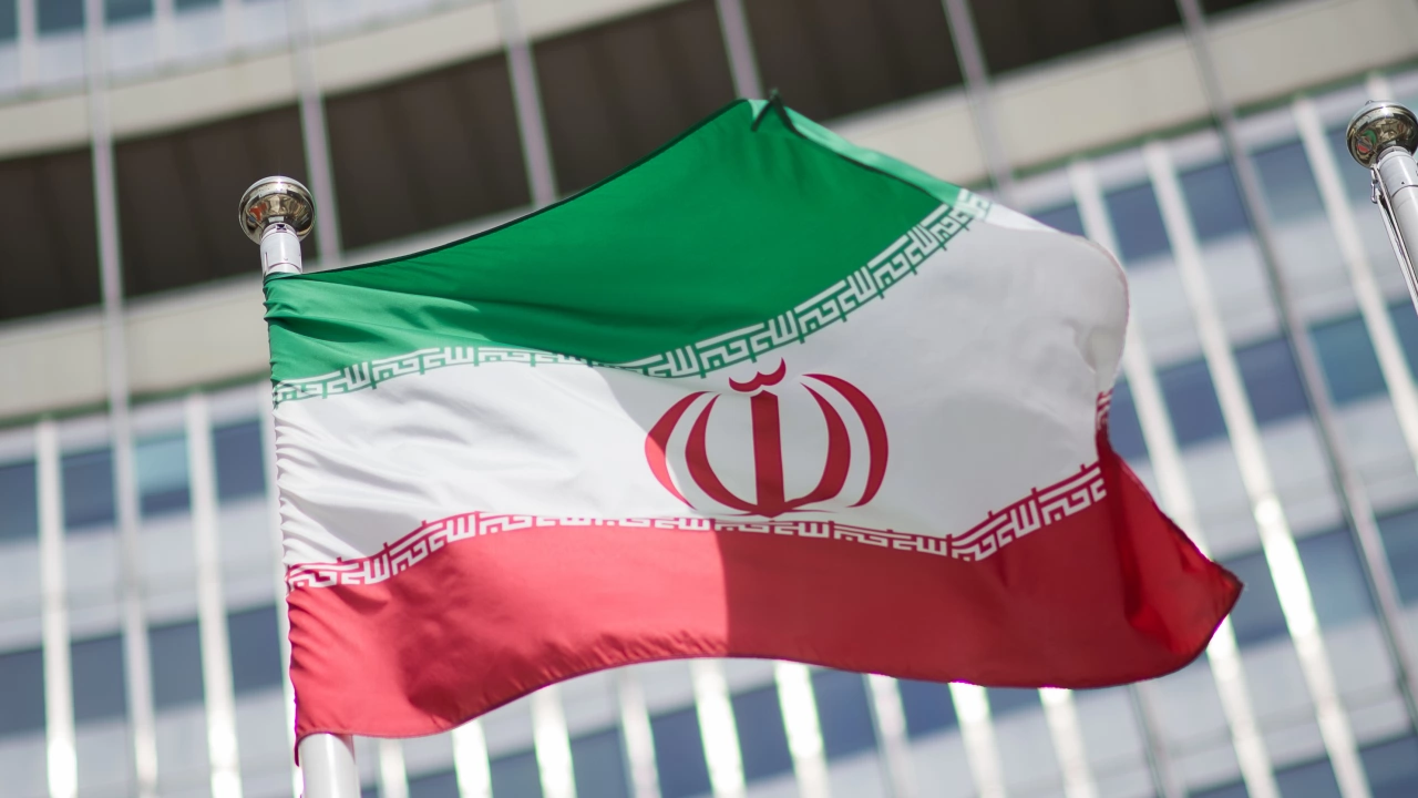 Иран отвлече гръцкия танкер Свети Николай предаде Ройтерс Военноморските сили на
