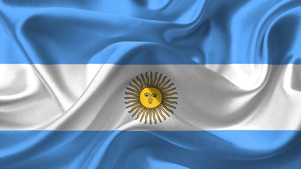 Годишната инфлация в Аржентина надмина 211 през декември достигайки най високото