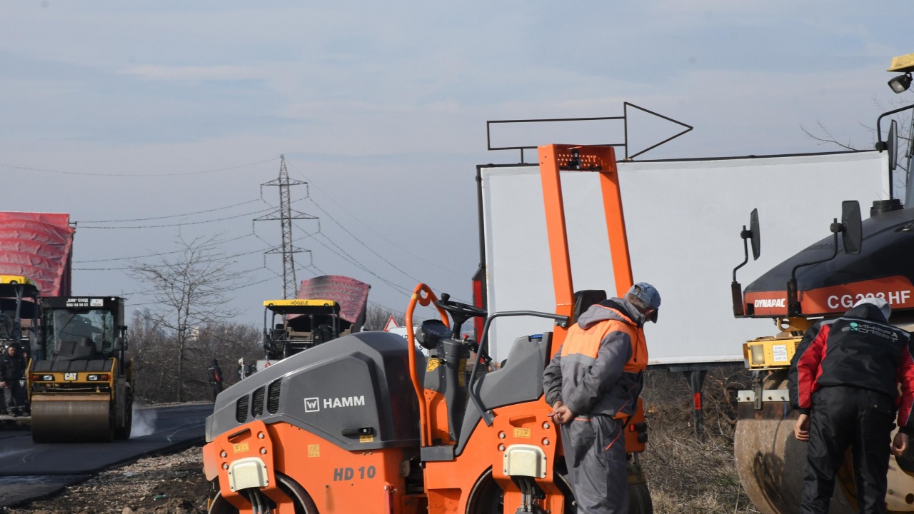 В Бургас, заради извършването на авариен ремонт на пътя от