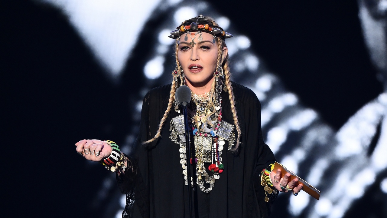 Двама фена на Мадона Мадона Луиз Вероника Чиконе Мадона (Madonna)