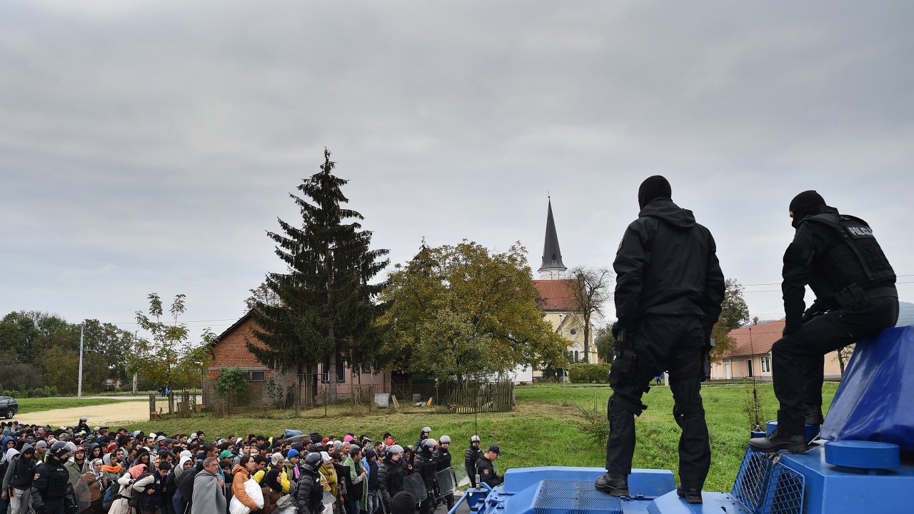 Словения ще изгради временно съоръжение за посрещане на мигранти на