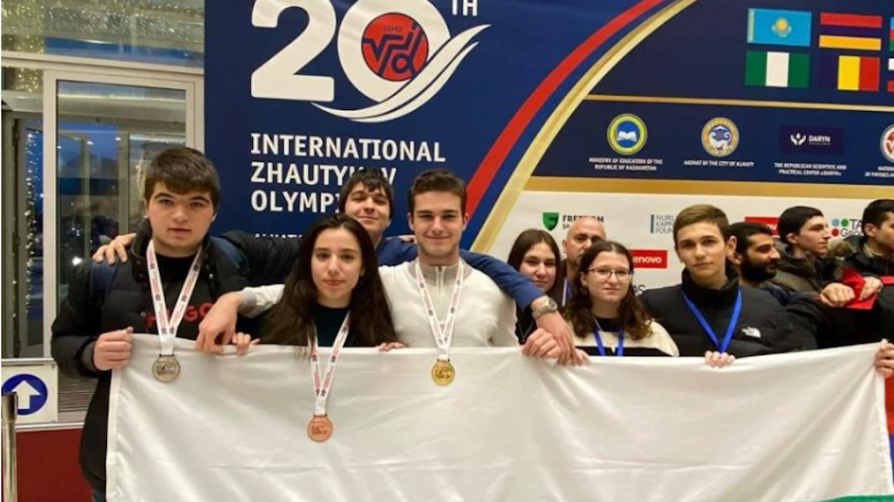 Отборът на Природо математическата гимназия Акад Никола Обрешков в Бургас спечели