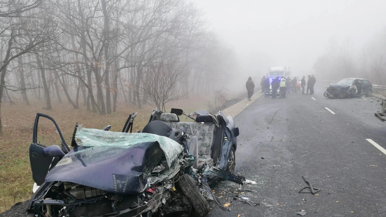 Петима са пострадали при пътнотранспортно произшествие на прохода Шипка съобщават