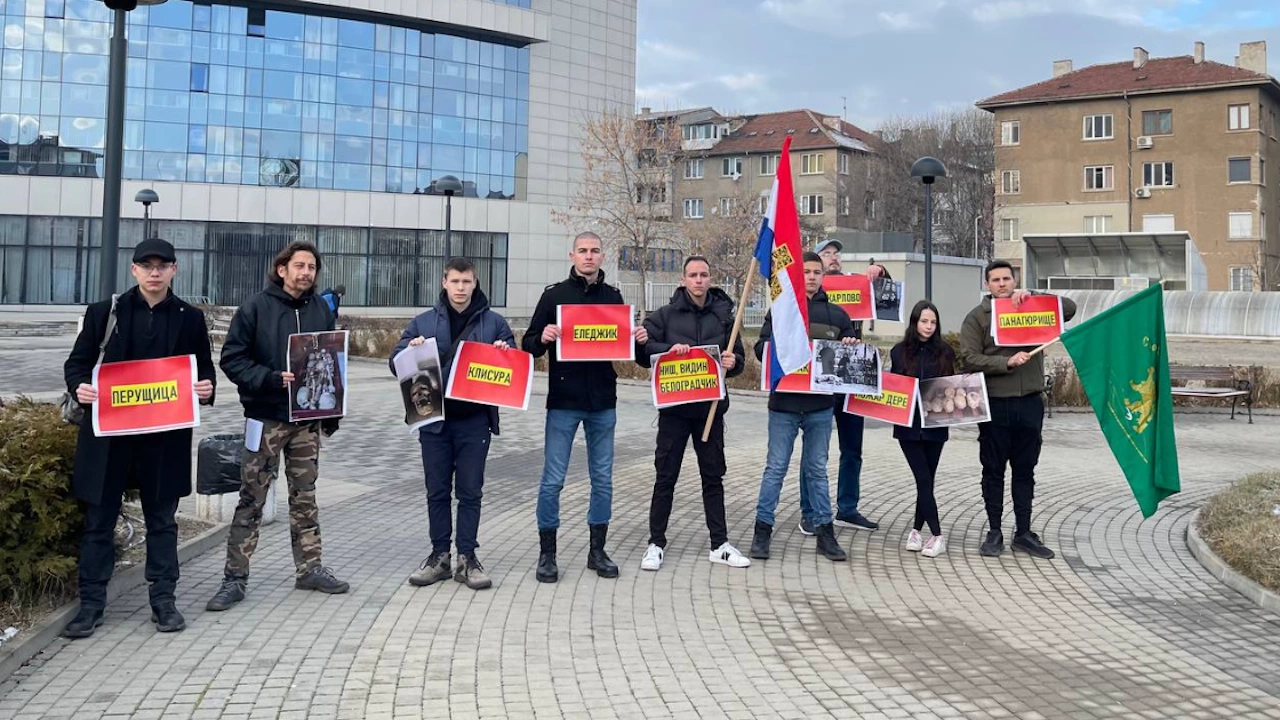 Протест срещу писателя Ибрахим Бялев от Гоце Делчев се проведе