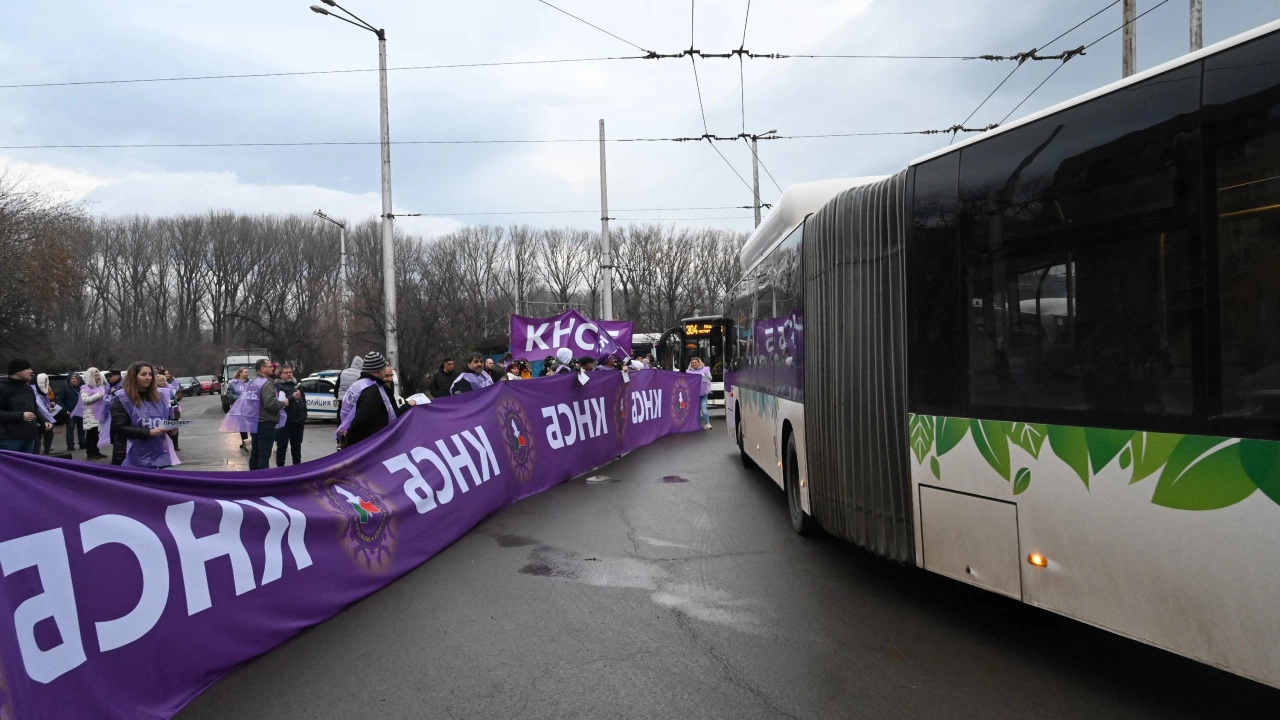 Представители на протестиращи от градския транспорт в София дойдоха в