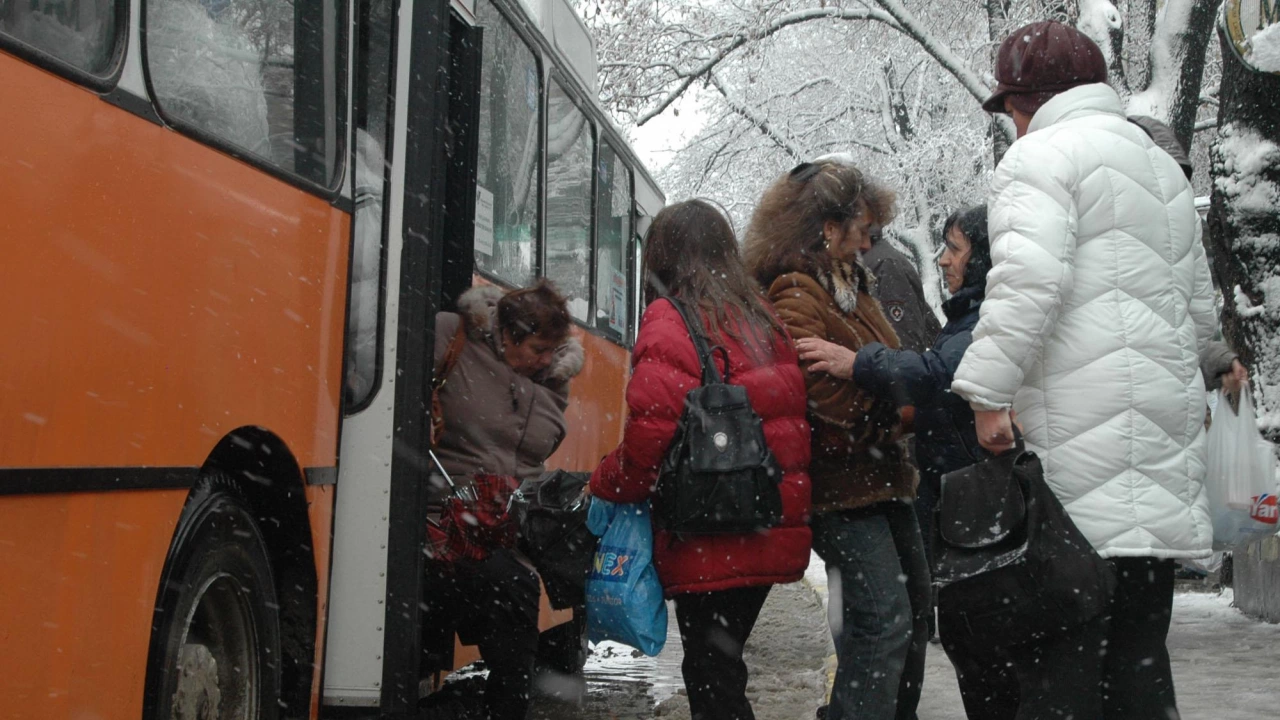 Скандално отношение към дете в градския транспорт във Враца Майка