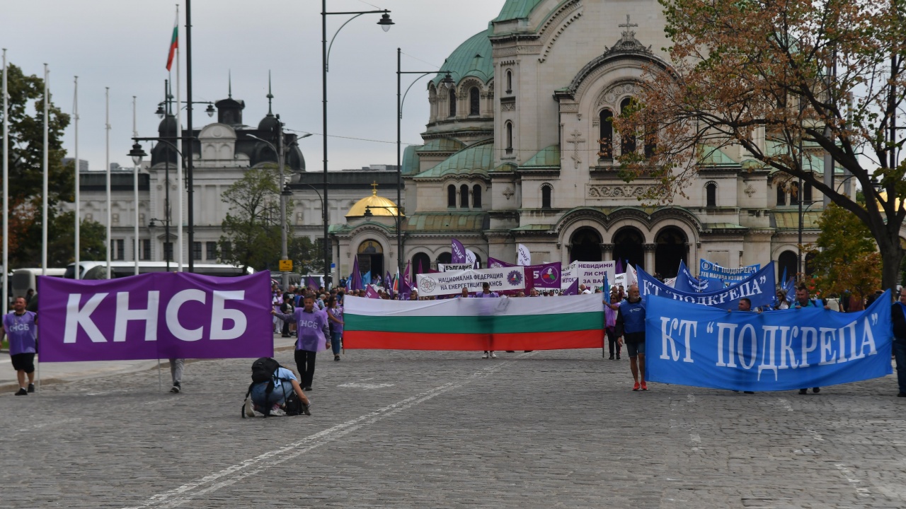 Конфедерацията на независимите синдикати в България (КНСБ)  е против поставянето