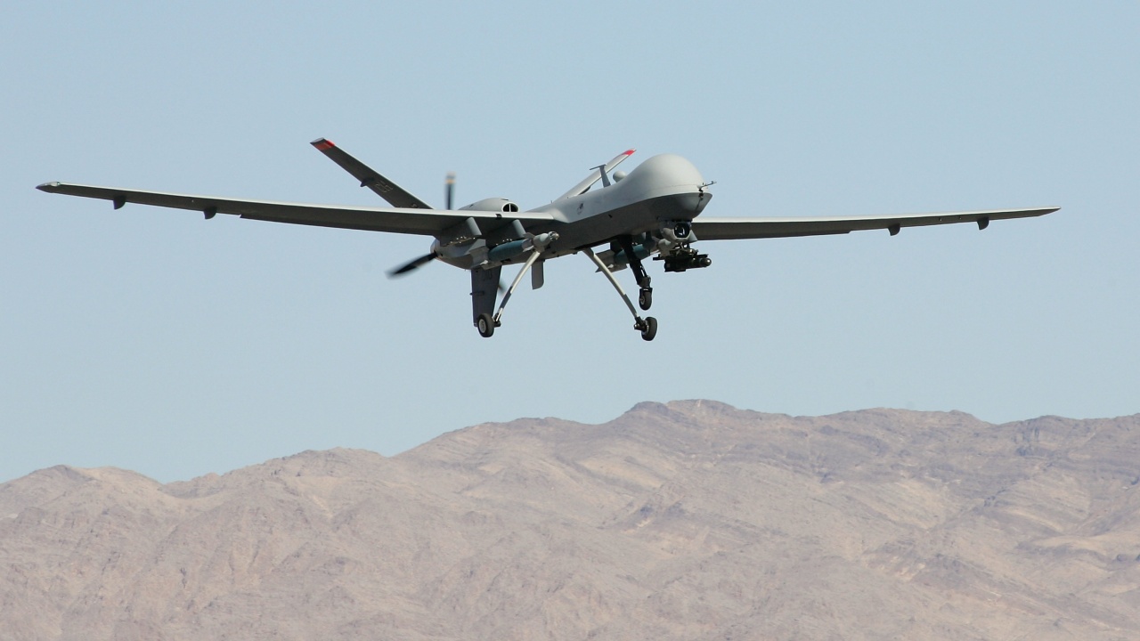 Иранската армия получи нови стратегически дронове, на церемония, на която