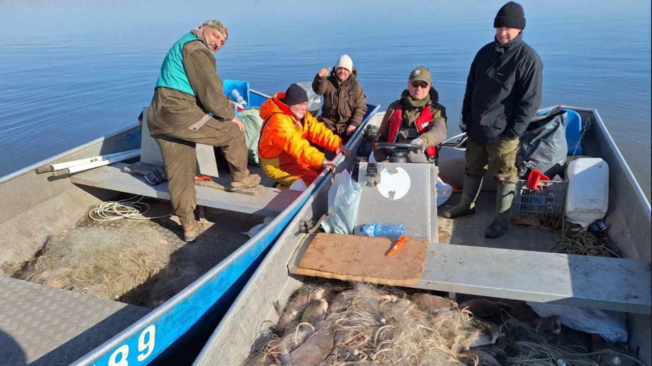 Служители на ИАРА от сектори Рибарство и контрол“ Бургас и