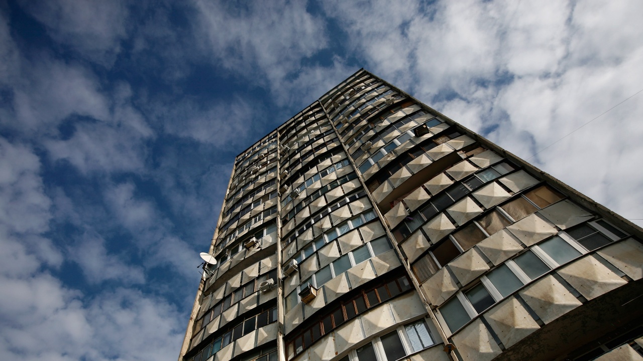 Известен руски ММА боец падна от 10-тия етаж на жилищен блок.
Трикратният победител