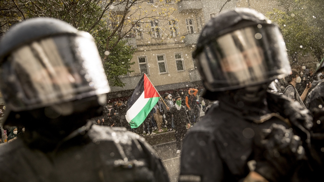 Голяма демонстрация в подкрепа на Палестина се провежда в Атина.