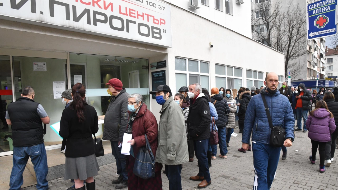 Протест с искане за отстраняването на директора на болница Пирогов
