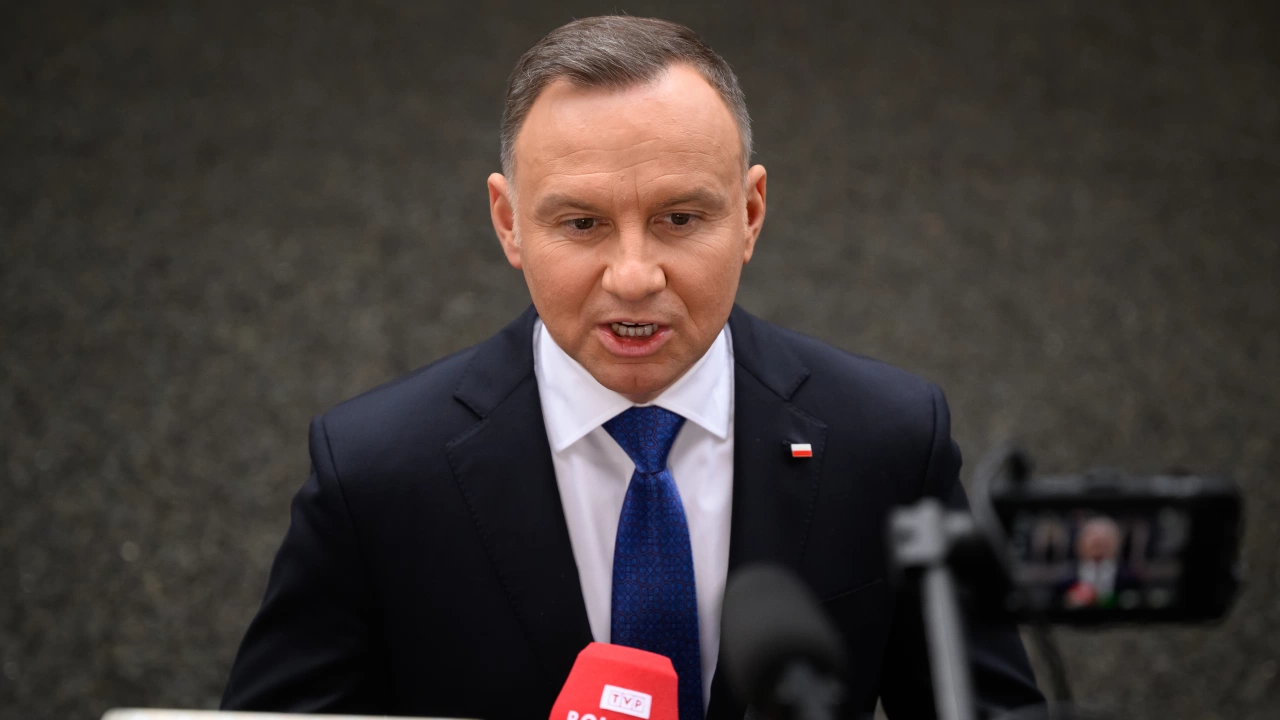 Полският президент Анджей Дуда днес помилва двама бивши членове на