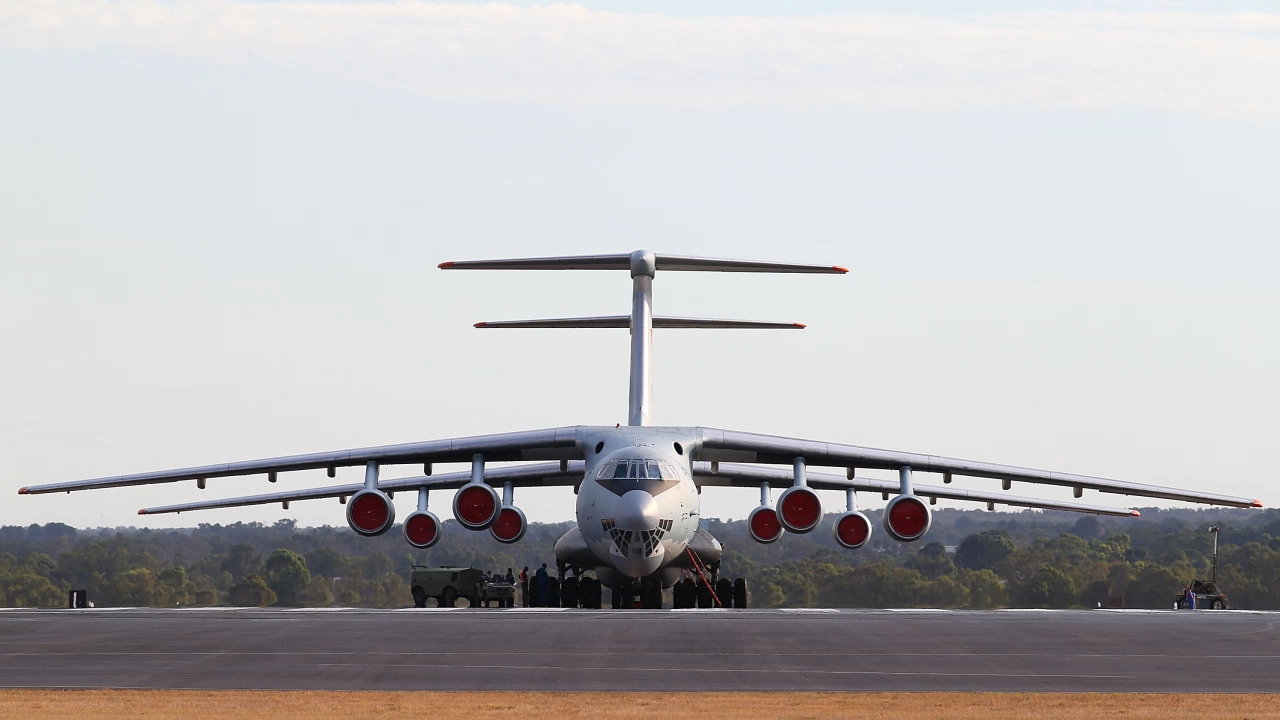 Самолет Ил 76 на въздушнокосмическите сили на Руската федерация се разби