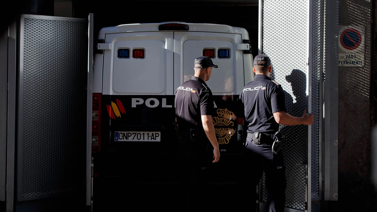 Испанската полиция съобщи че е разбила организирана престъпна група от бивши