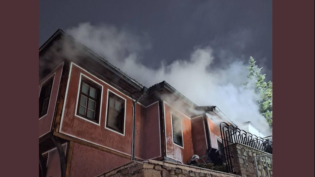 Седмица след пожара в Пампоровата къща, която служи за гримьорна