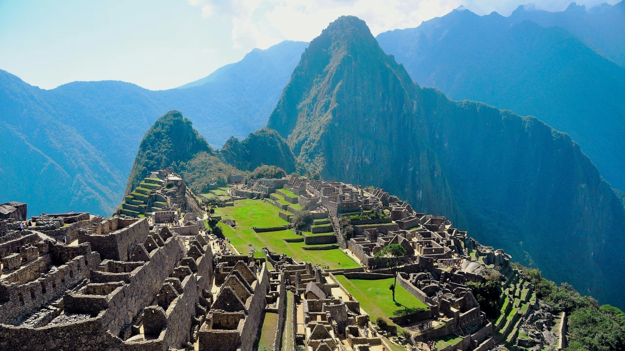 Перу обяви че обмисля временно затваряне на Мачу Пикчу след