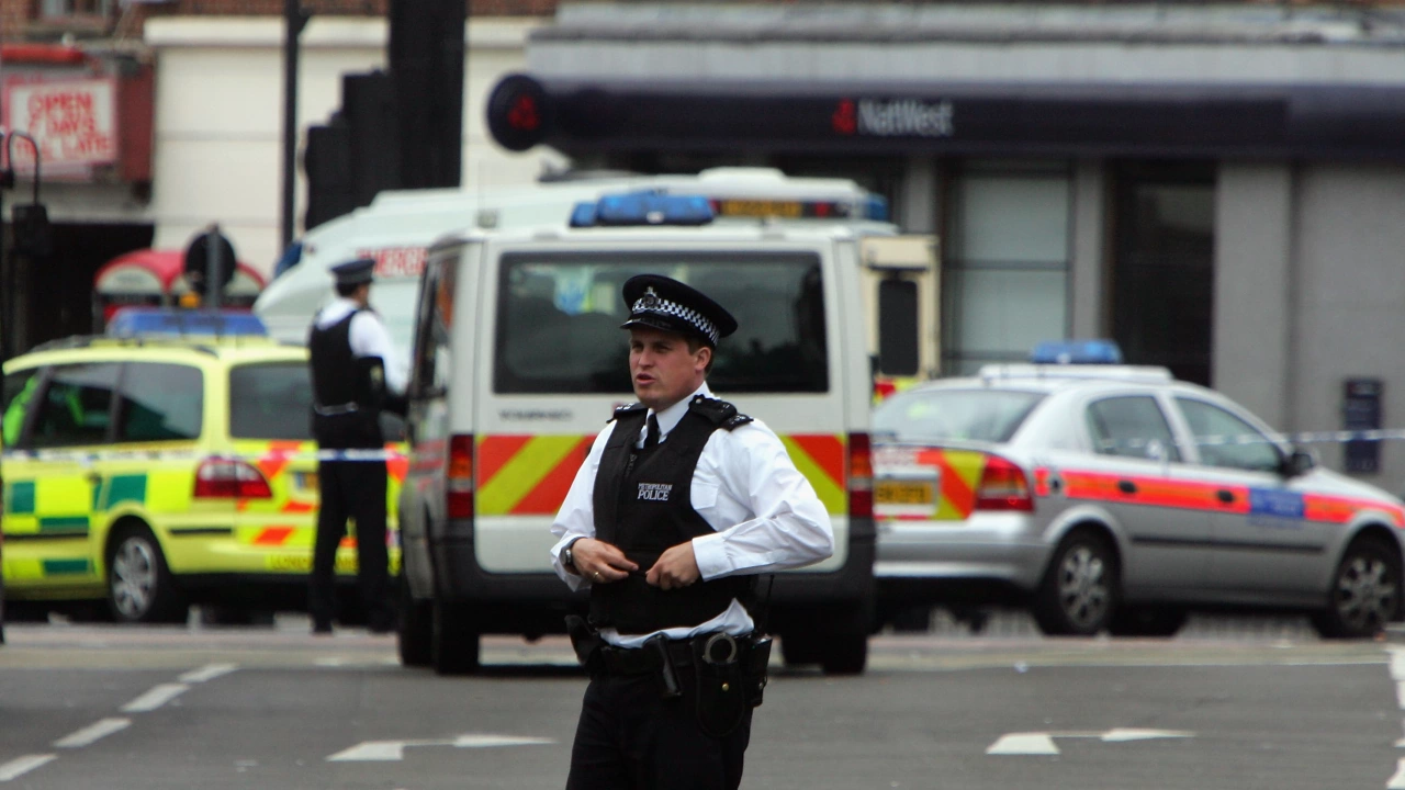 Полицията в британската столица е застреляла мъж който се е