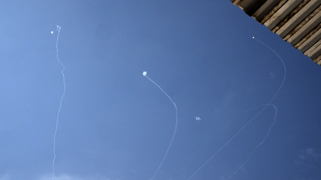Сирийската армия е свалила редица израелски ракети изстреляни от Голанските