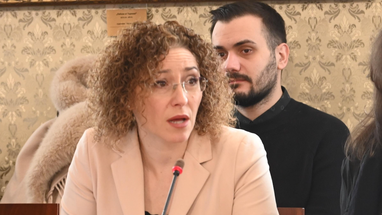 Министър Шалапатова: Увеличението на заплатите на работещите в социалната сфера ще бъде със задна дата от 1 януари