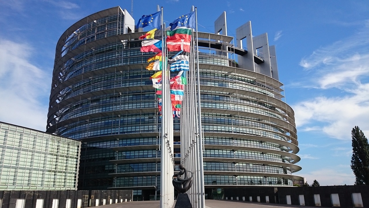 Европейският парламент прие днес резолюция, в която изразява дълбока загриженост