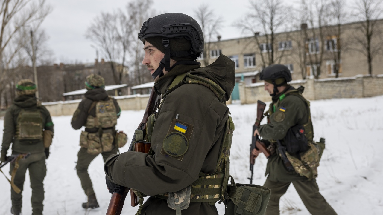 Литва е доставила на украинските военни зимно облекло и оборудване,