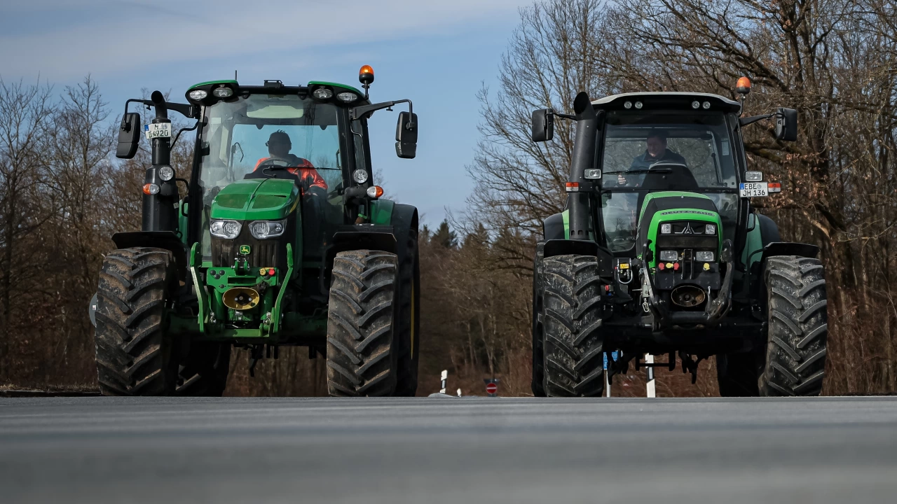 Фермери в Полша и Испания днес блокират с трактори движението