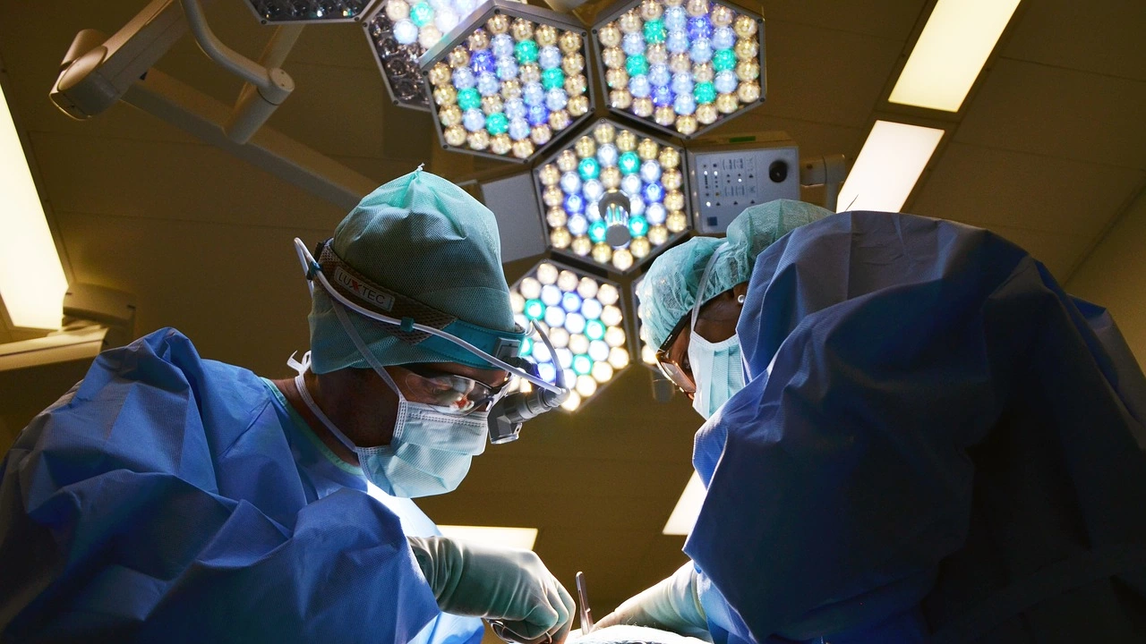 Съдови хирурзи спасиха живота на 81 годишна жена след 10 часова сложна