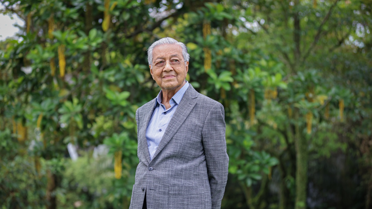 Бившият министър-председател на Малайзия Махатхир бин Мохамад отново е бил