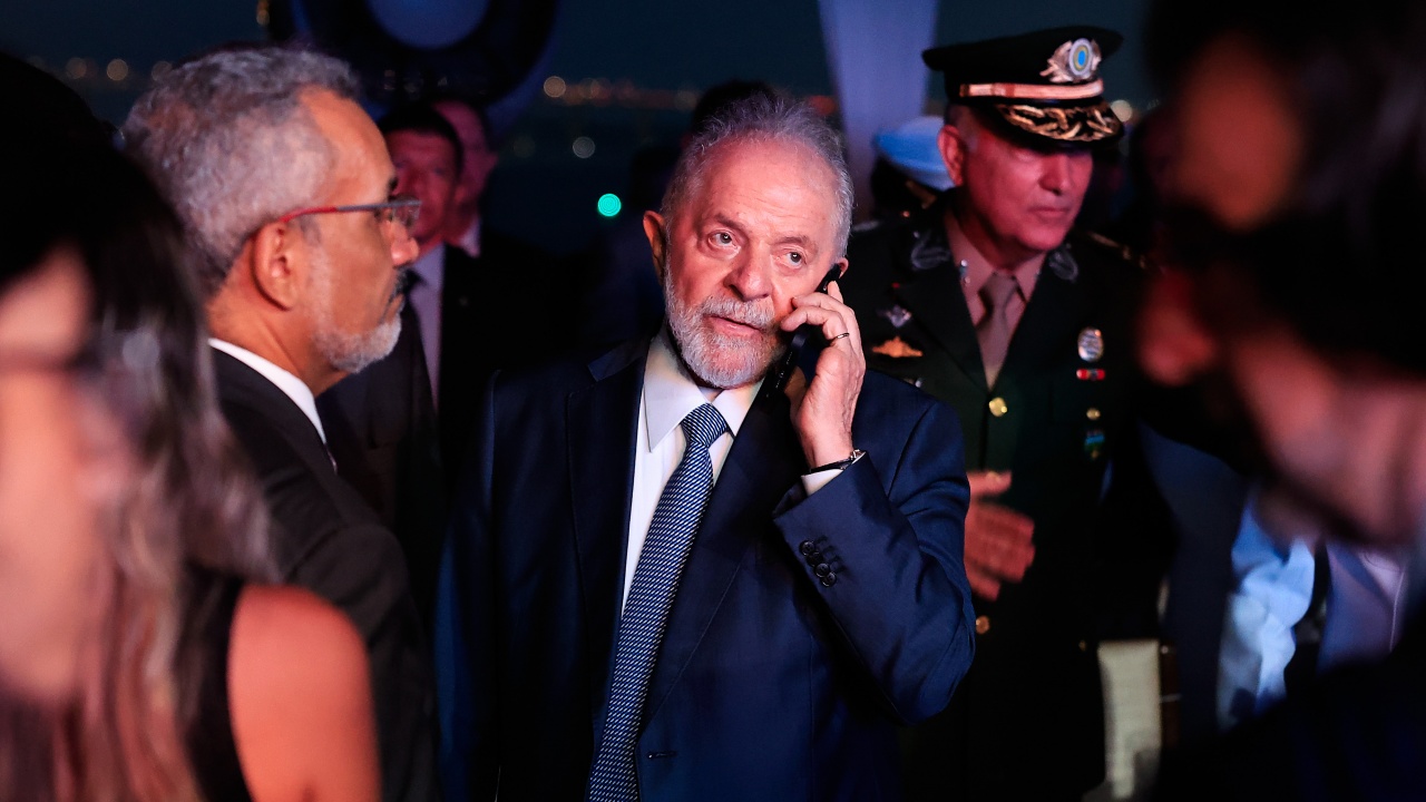 Бразилският президент Лула пристигна на визита в Египет за обсъждане на войната в Газа и двустранните връзки