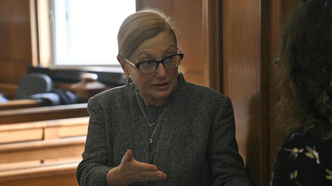 Адвокат Ина Лулчева: Комисията  в НС за Нотариуса може да свърши работа като събере публично всички факти