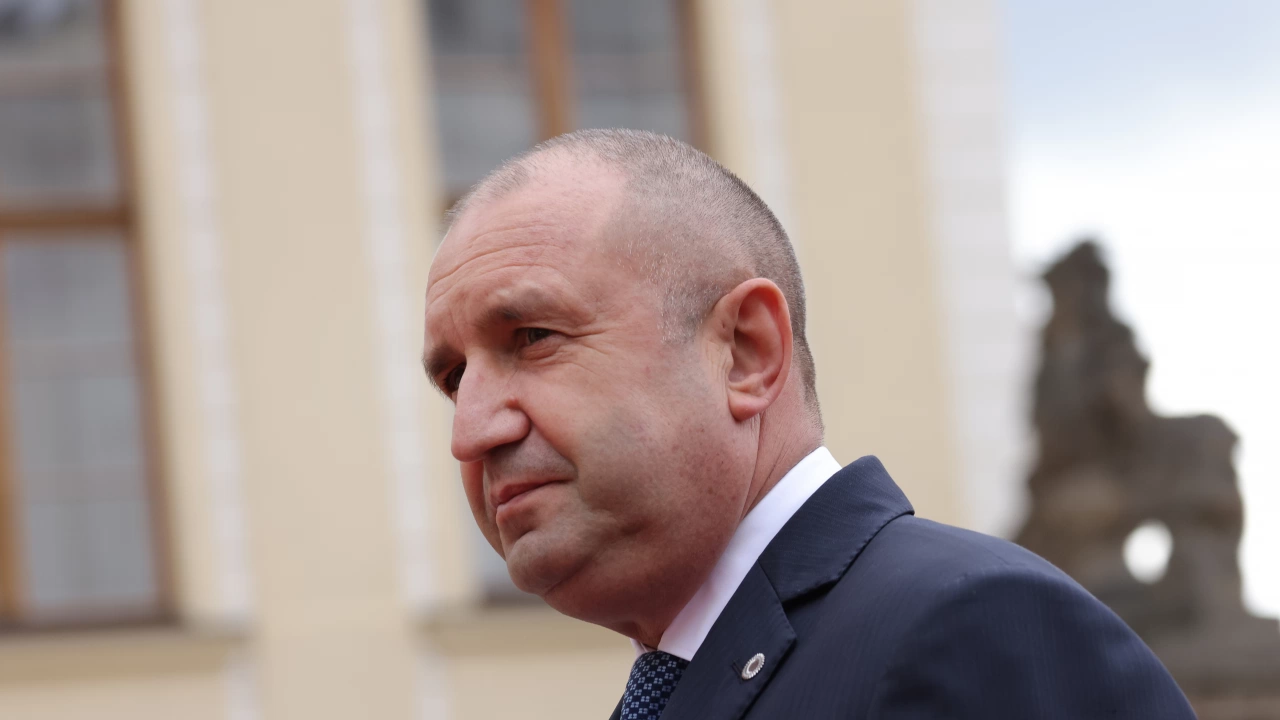 Президентът и върховен главнокомандващ на Въоръжените сили Румен Радев ще удостои български