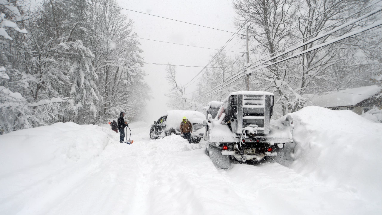 Транспортен хаос в Съединените щати след като снежна буря сполетя