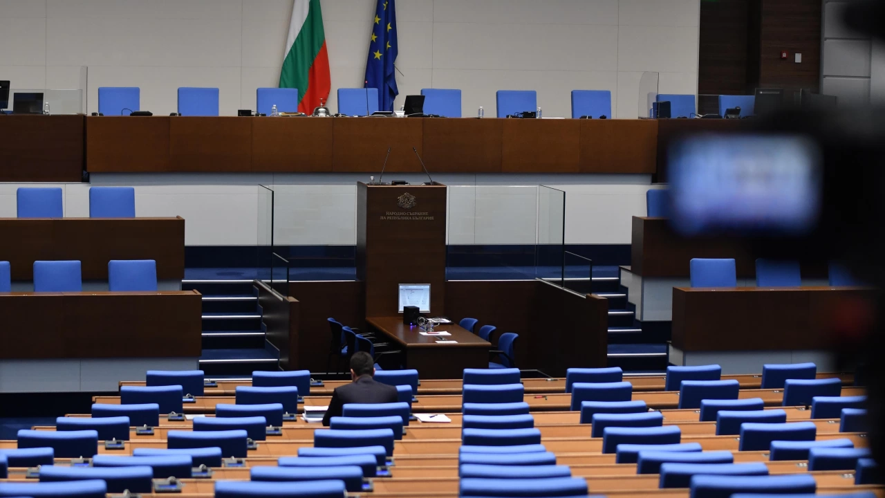 Депутатите в парламентарната правна комисия приеха ветото на президента Радев относно