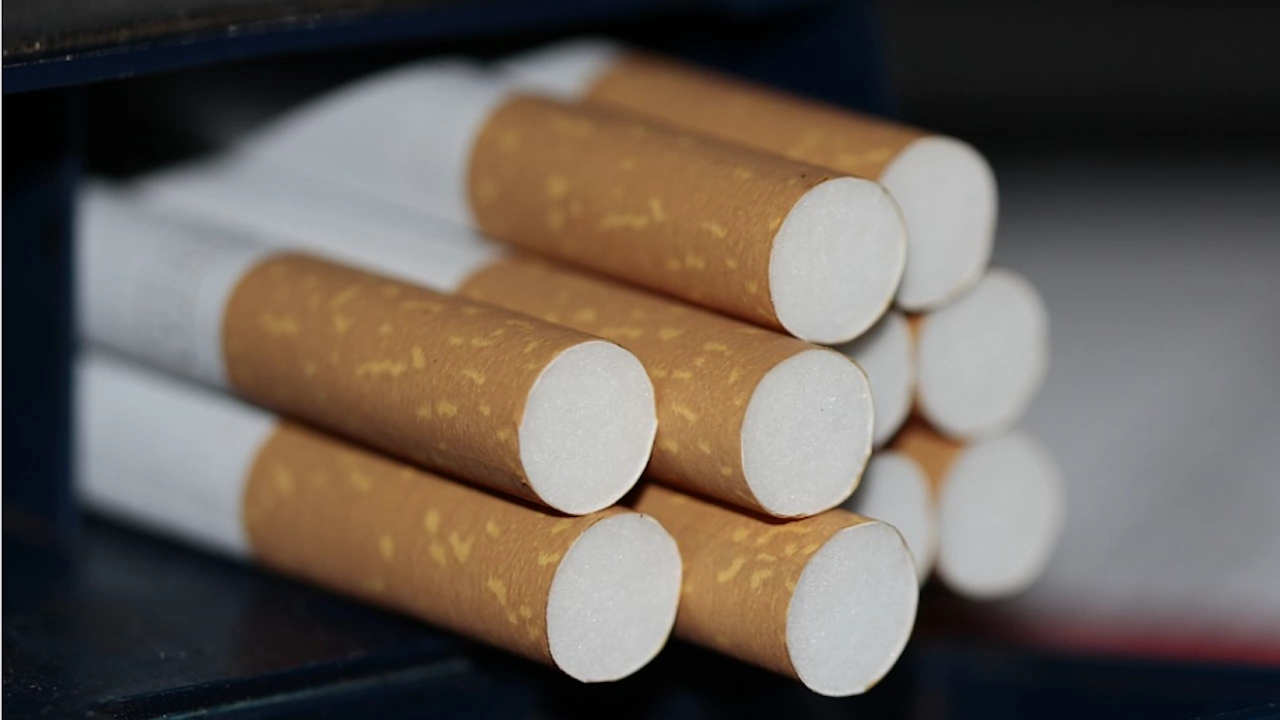 Полицейски служители откриха 15 000 къса цигари без български акцизен