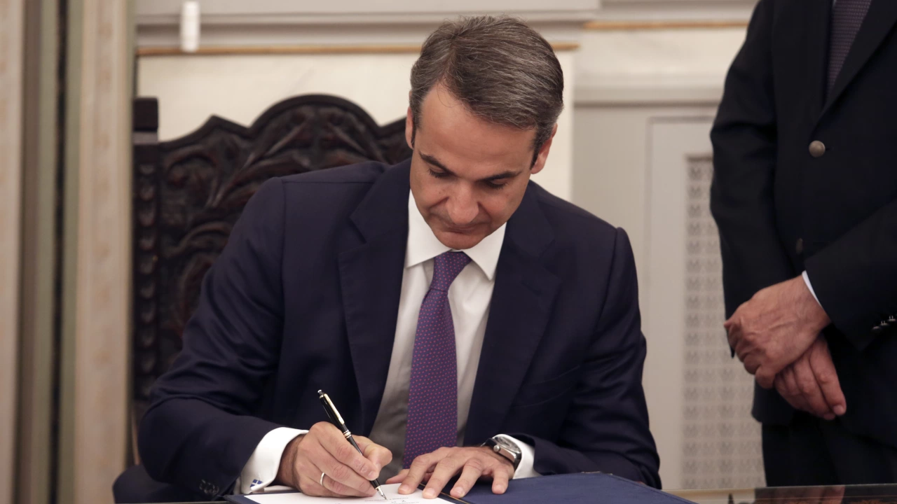Парламентът на Гърция одобри законопроект позволяващ сключването на граждански бракове