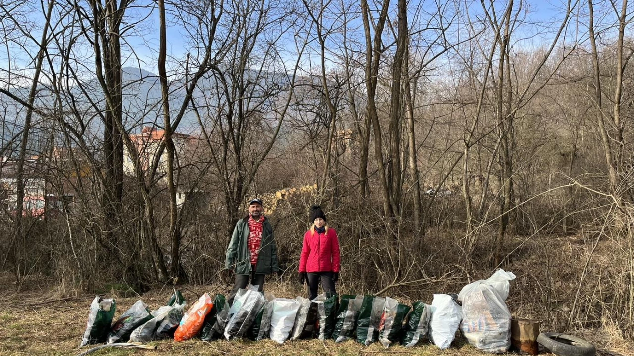 Има хора в България които държат на чистотата в своя край