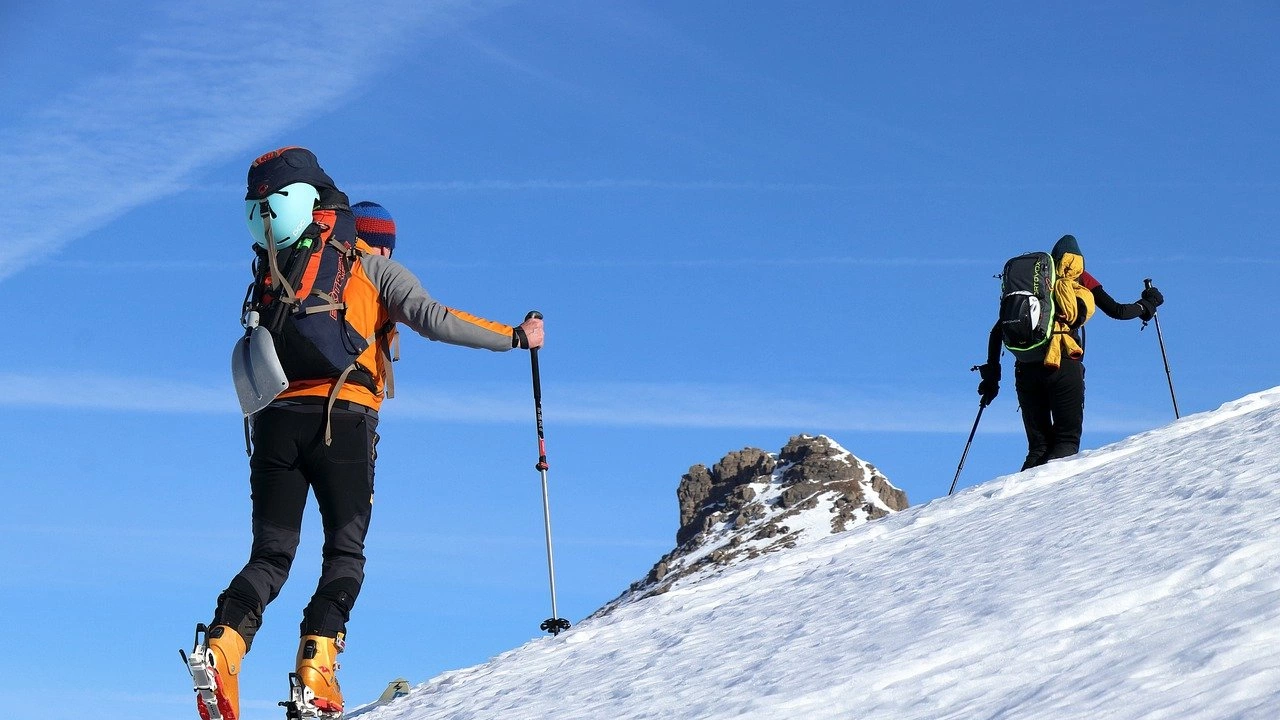 Липсата на сняг в Алпите през настоящата зима принуждава туристите