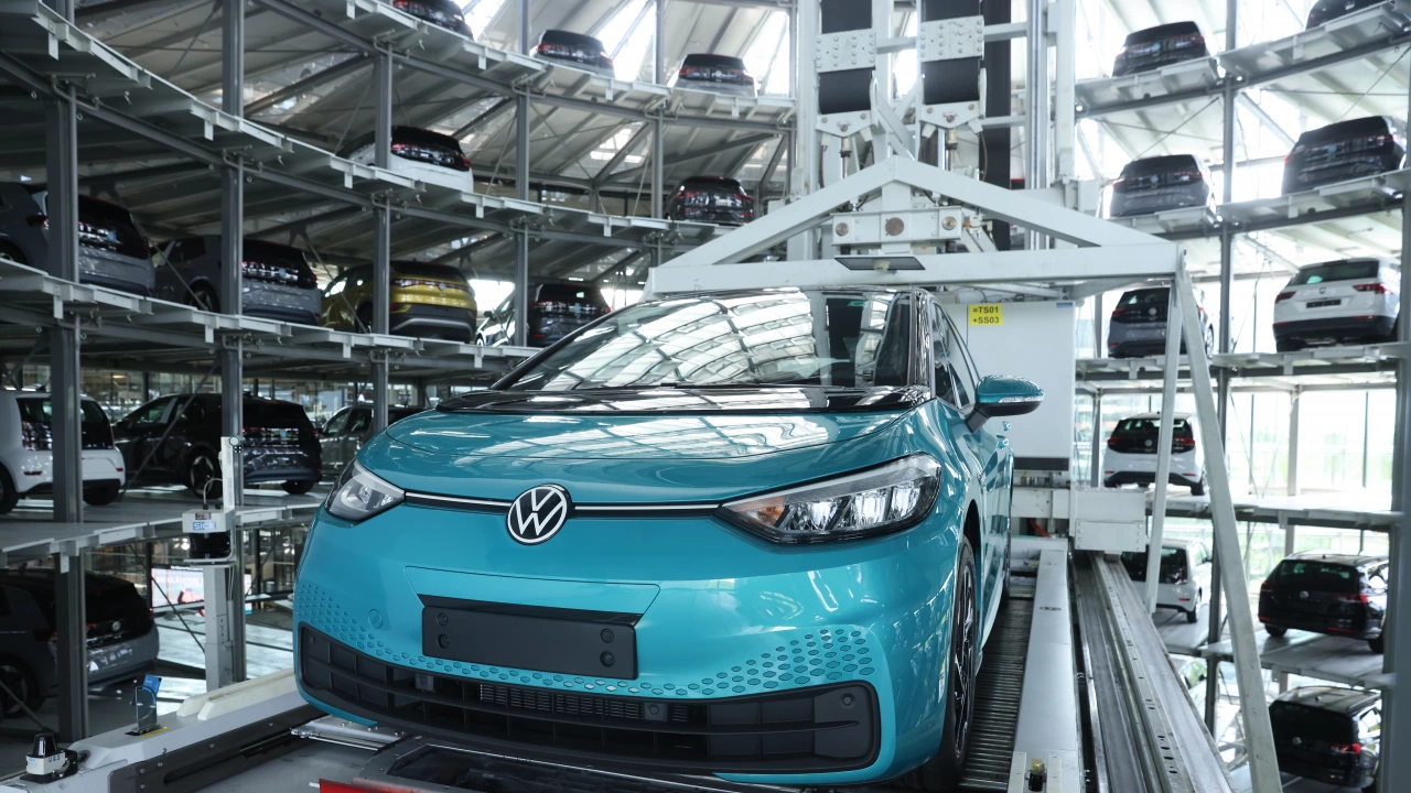 Германският автомобилостроител Фолксваген Volkswagen Group съобщи че през януари е