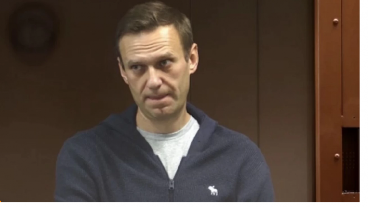 Руските власти са дали на майката на Навални три часа да се съгласи на частно погребение