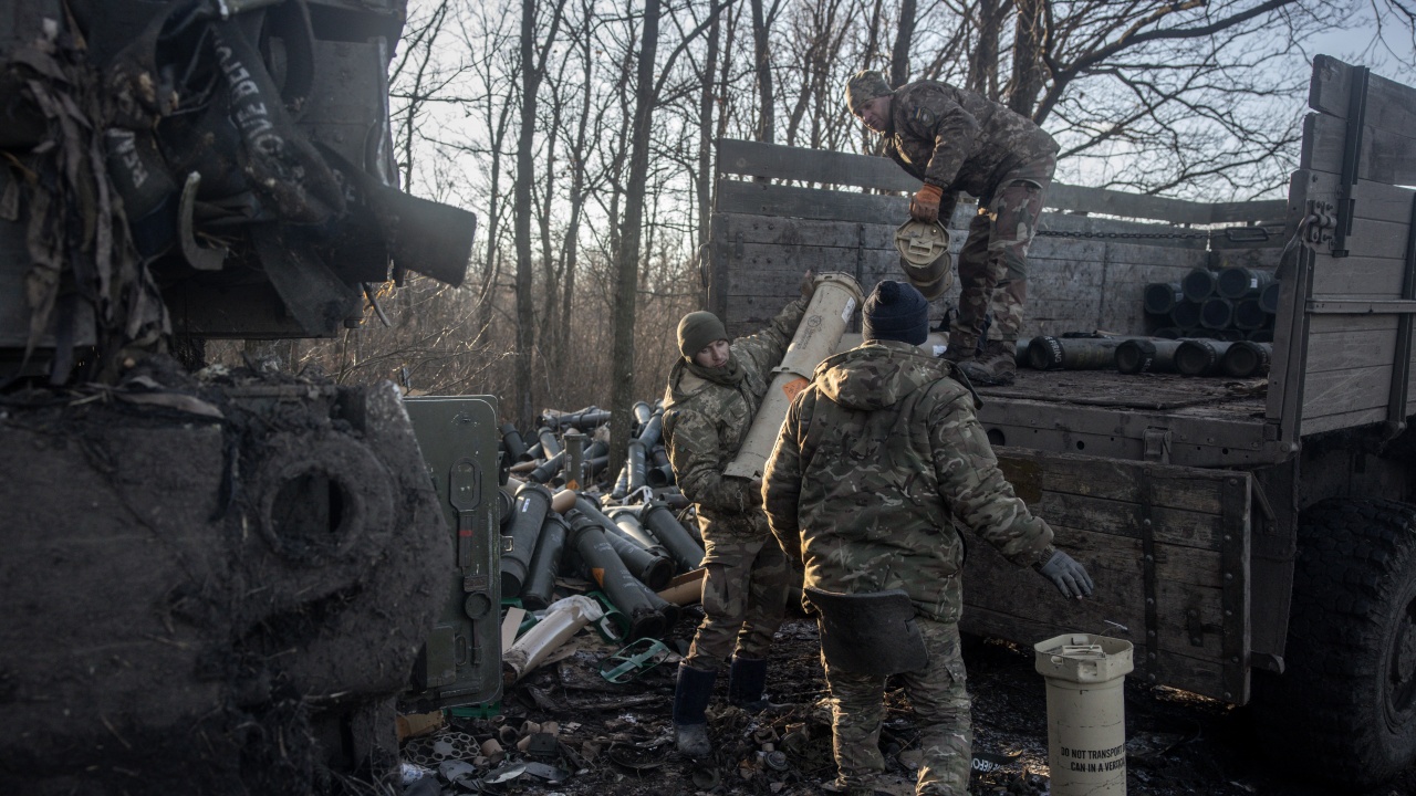 Половината от западните оръжия, обещани на Украйна, се доставят със