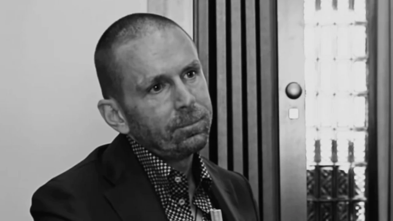Мартин Божанов Нотариуса който беше показно убит  е консултирал и българска банка