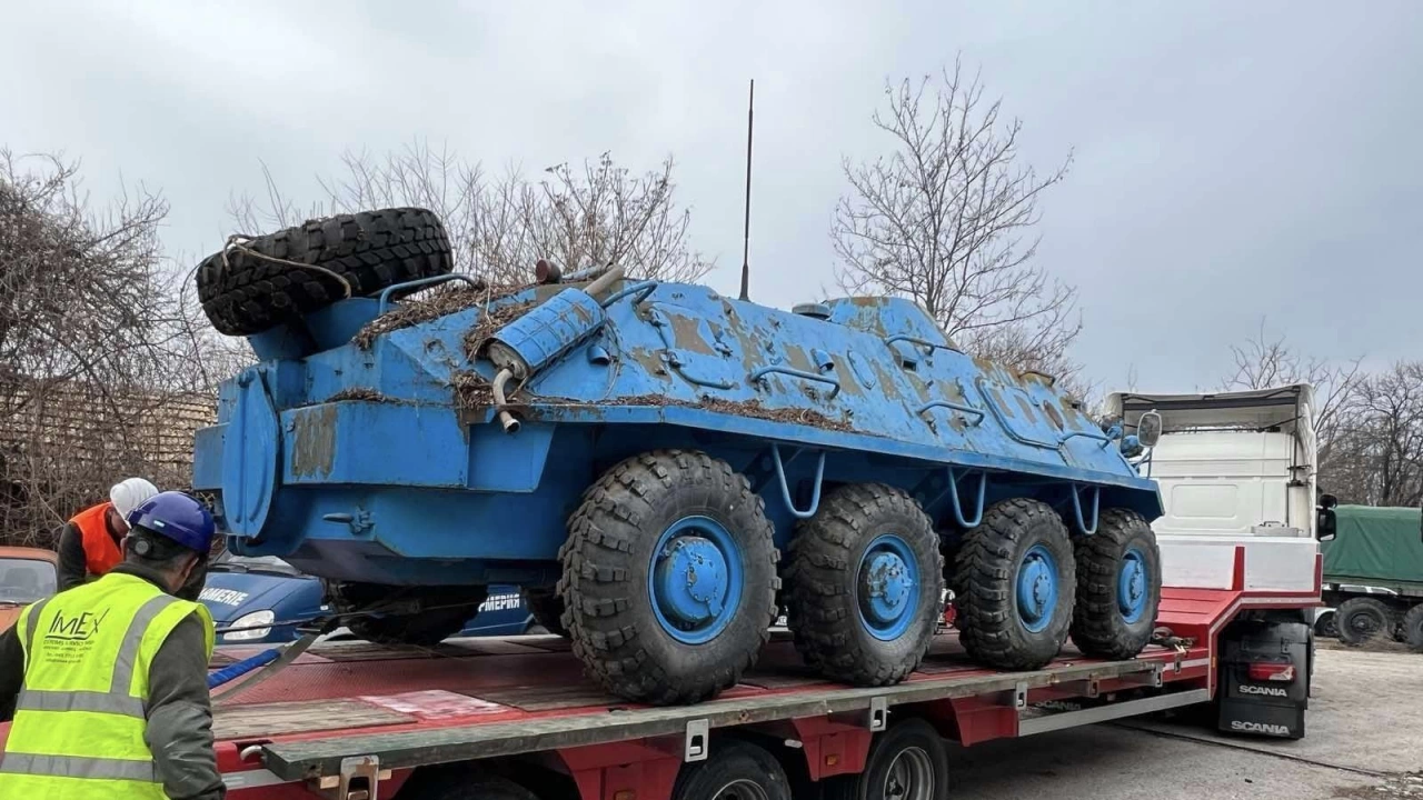 България бави доставката на 100 бронетранспортьора за украинската армия защото