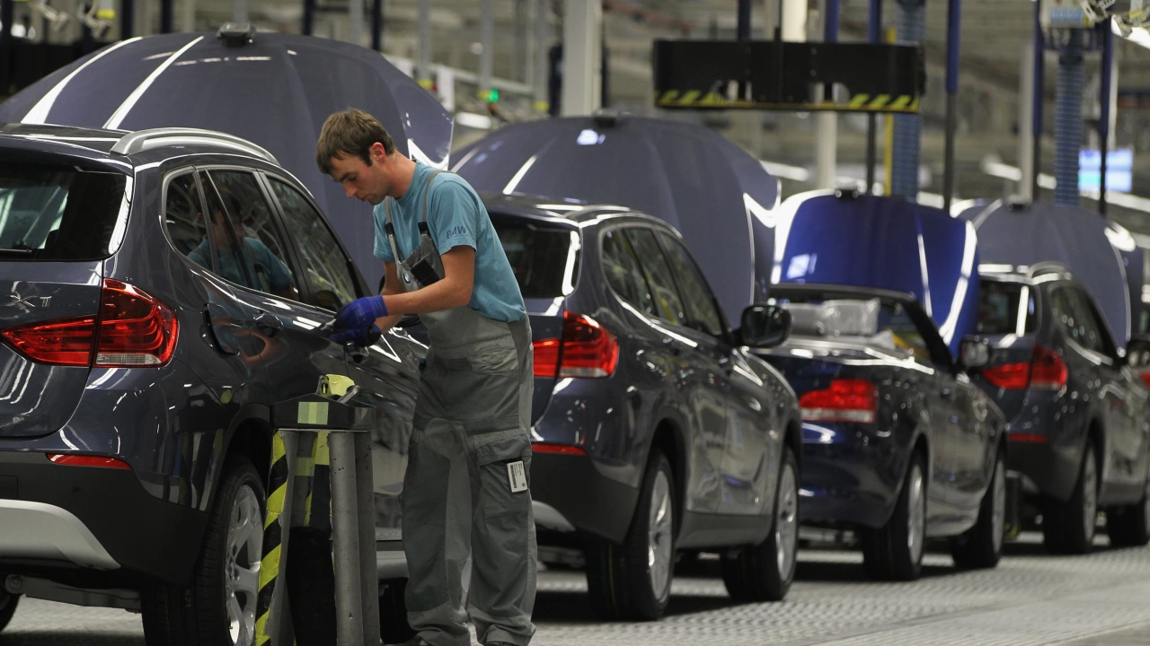 Германските автопроизводители Volkswagen и BMW трябва да изтеглят стотици хиляди автомобили от