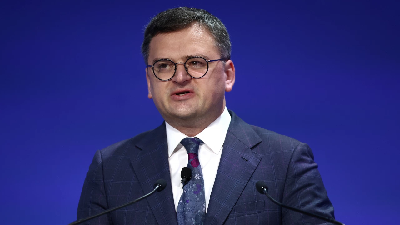 Украинският министър на външните работи Дмитро Кулеба е във Варшава