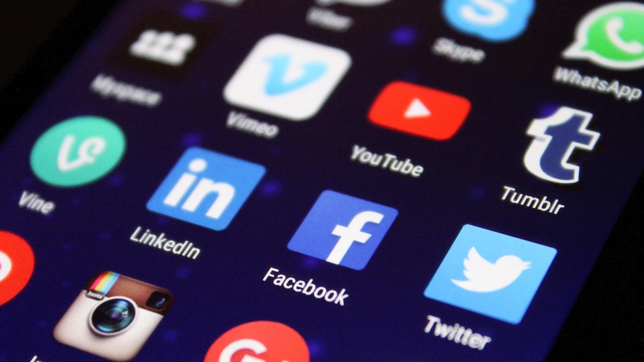 Американският щат Флорида забрани социалните медии за малолетни под 16 години