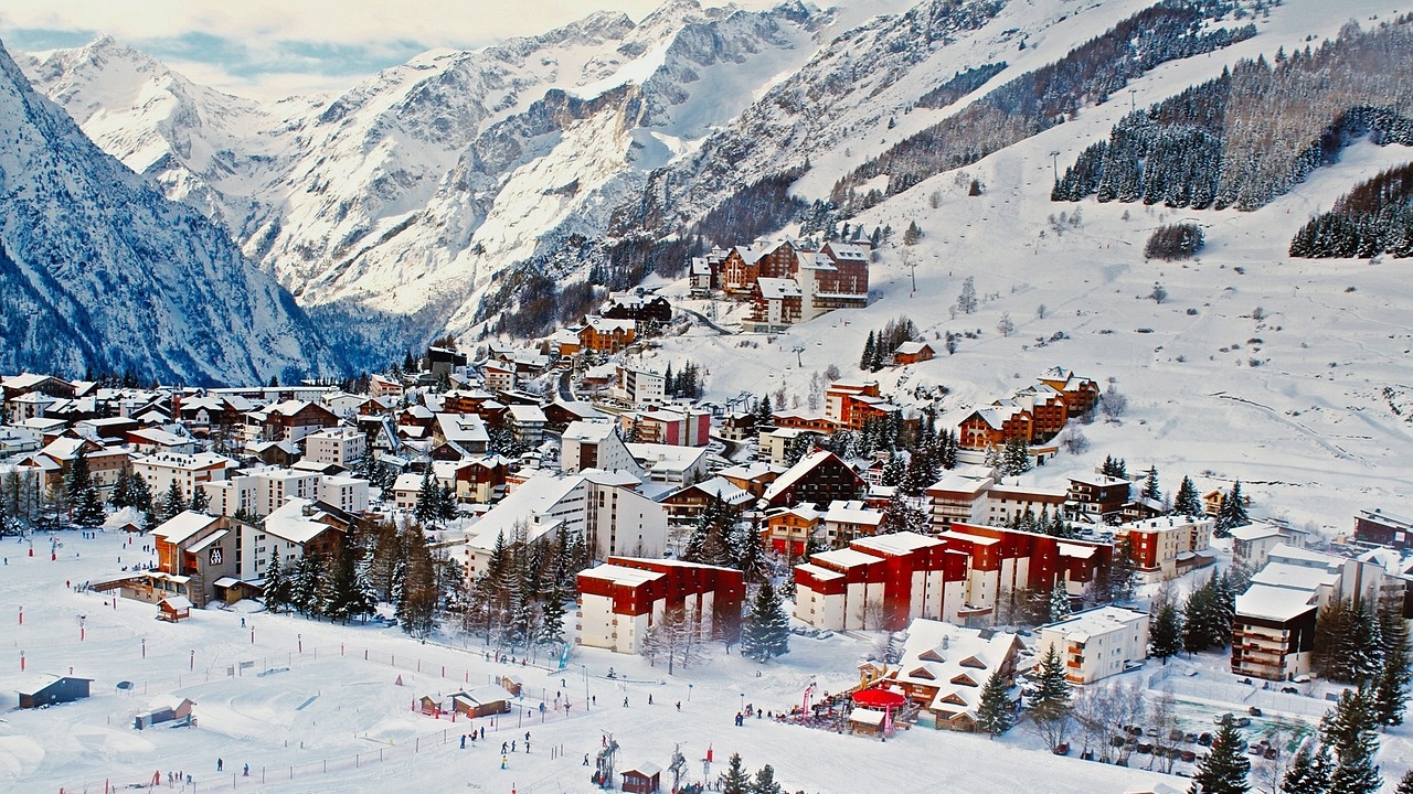 Европейската прокуратура с обиски в български ски курорт, разследват се измами с европари