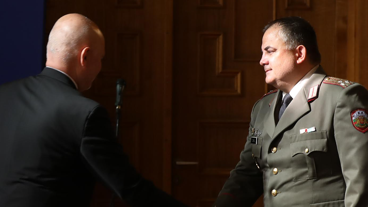 Министър Тагарев награди военнослужещите от 101-ви алпийски полк, които спасиха бедстващи хора в Родопите