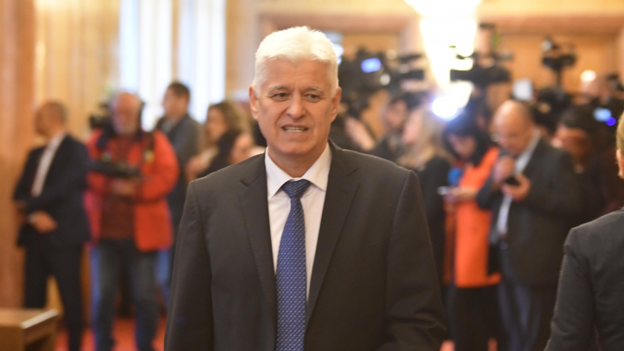 Секретарят по отбрана на Радев: Служебният премиер доказа партийна принадлежност
